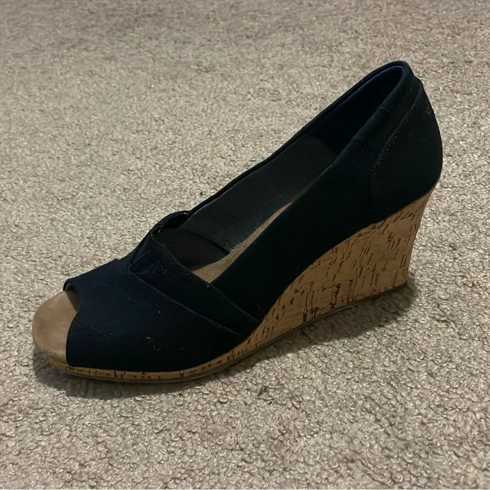 TOM’S‎ black peep toe wedges size 9W